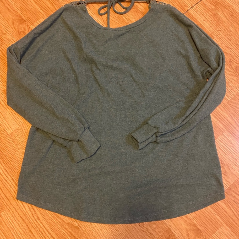 Women’s Olive Grayish/Blue Long Sleeve Knit Top - Classic Crewneck